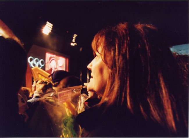 Laurie watching Ryan Shupe & the Rubber Band 